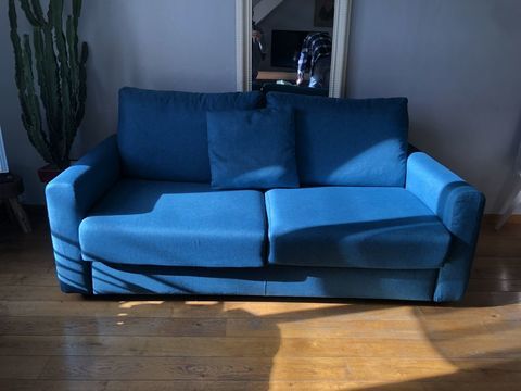 A vendre canap� achet� en septembre 2024 
Marque poltrone 350 Saint-Maur-des-Foss�s (94)