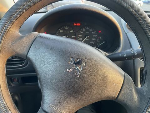 Peugeot 206 1.4 HDi Pop Art Clim 2004 occasion Fontenay-sous-Bois 94120