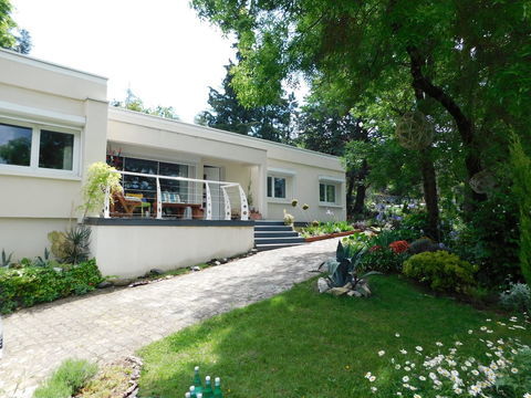   Maison d'Architecte - piscine 5x10  - garage - jardin Maison - 6 pi�ce(s) - 116 m�