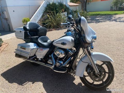 Moto HARLEY-DAVIDSON 2011 occasion Vidauban 83550