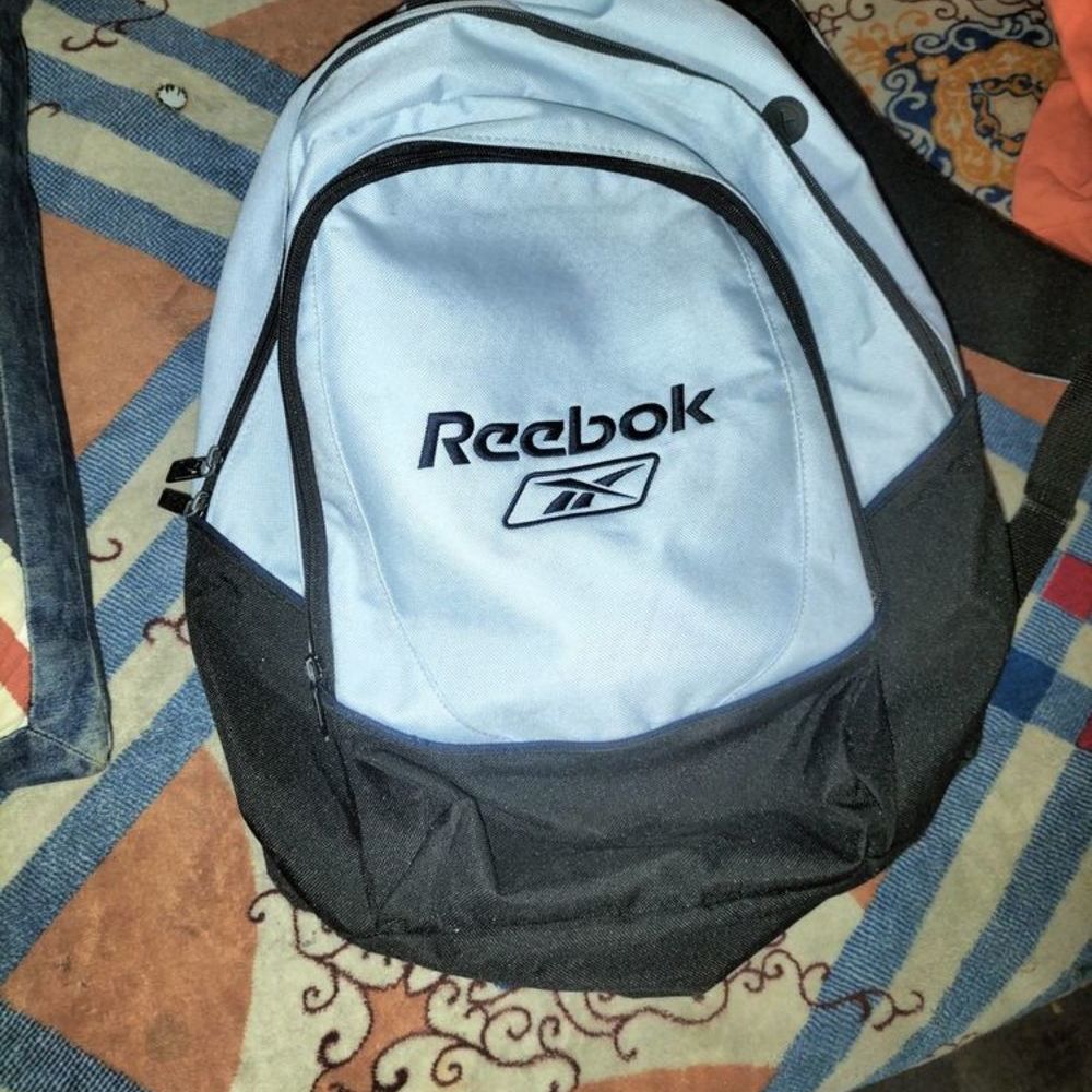 Sac a dos Reebok waterproof quasi neuf Maroquinerie