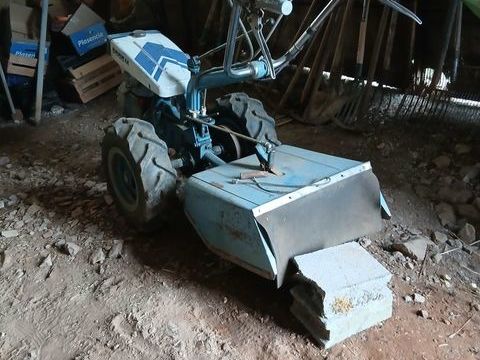 Mat&eacute;riel Agricole / Viticole Mat&eacute;riel Agricole / Viticole 1990 occasion Grand-Vabre 12320