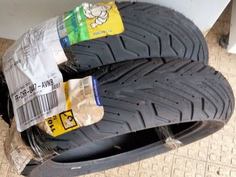 Pi&egrave;ces et &eacute;quipements Moto - Scooter - Quad Pi&egrave;ces et &eacute;quipements Moto - Scooter - Quad  occasion Mori&egrave;res-l&egrave;s-Avignon 84310