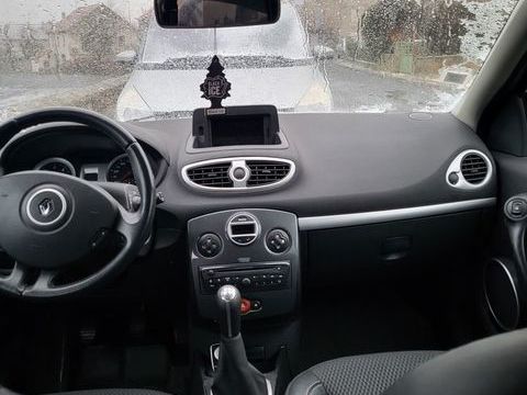 Renault Clio III Estate Clio Estate III dCi 85 eco2 Dynamique TomTom 2010 occasion Langeac 43300