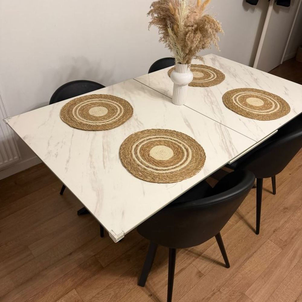 Ensemble table &agrave; manger + chaises Meubles