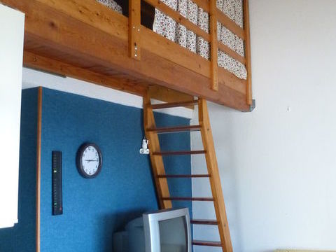   appart meubl� T2 - 22 m2+ loggia ferm�e + parking privatif.  Appartement - 2/3 pi�ce(s) - 30 m�