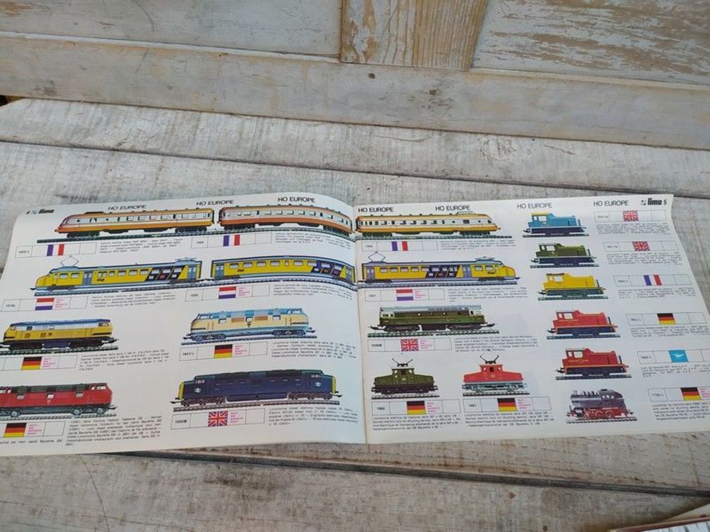 Catalogue G&eacute;n&eacute;ral Trains Lima 1976 / Jouet locomotive Gare 