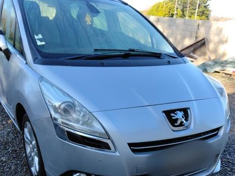 Peugeot 5008 2.0 HDi 150ch FAP BVM6 Premium Pack 5pl 2010 occasion La Rochefoucauld 16110