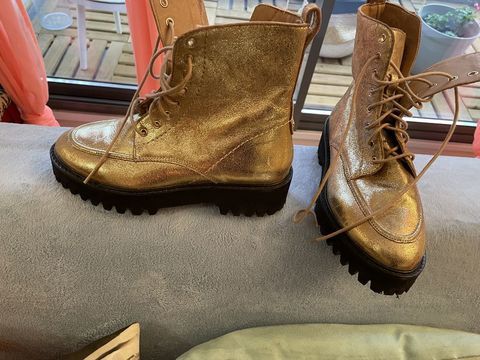 Chaussure femme dor�e pointure 36,5 neuve jamais port�e 30 Paris 13 (75)