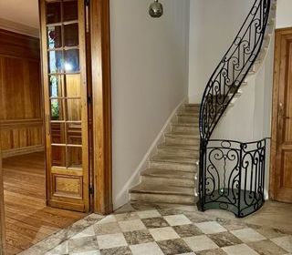  Maison � louer 8 pi�ces 244 m�