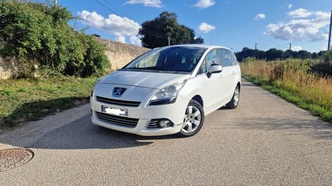 Peugeot 5008 1.6 HDi 112ch FAP BVM6 Active 5pl 2012 occasion Versailles 78000