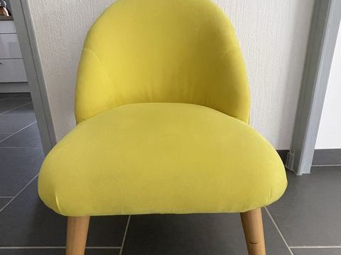Fauteuil jaune confortable et moderne 70 Casseneuil (47)