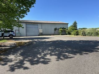  Parking / Garage � louer 320 m�