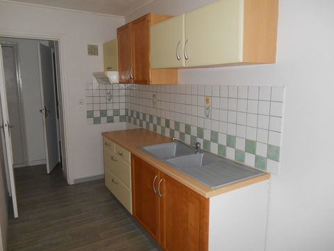   f4 � Moulins(03000) proche h�pital Appartement - 5 pi�ce(s) - 74 m�