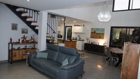   TRES HAUT DE GAMME POUR CETTE VILLA A CANDILLARGUES Villa - 5 pi�ce(s) - 120 m�