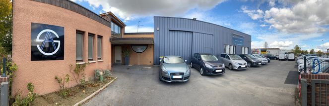 SELECT AUTOMOBILE, concessionnaire 51