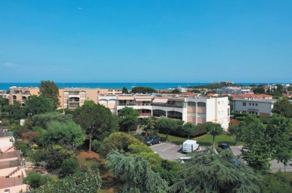   Antibes (06600)