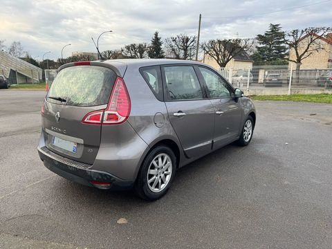 Renault Sc&eacute;nic III Scenic III dCi 130 FAP Energy eco2 Expression 2011 occasion Champigny-sur-Marne 94500