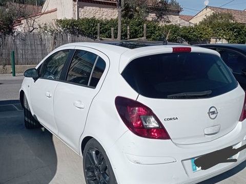 Opel Corsa 1.4 - 100 ch Twinport Cosmo A 2012 occasion Gr&eacute;asque 13850