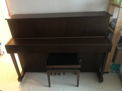 Piano droit Yamaha occasion  1300 Montpellier (34)