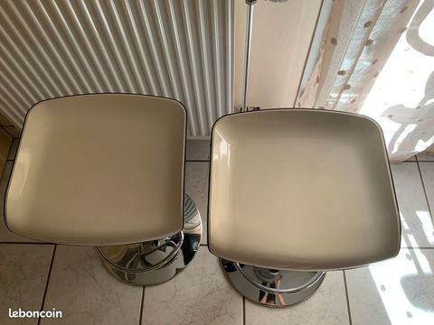 4 tabourets de bar Lyon 3 (69)