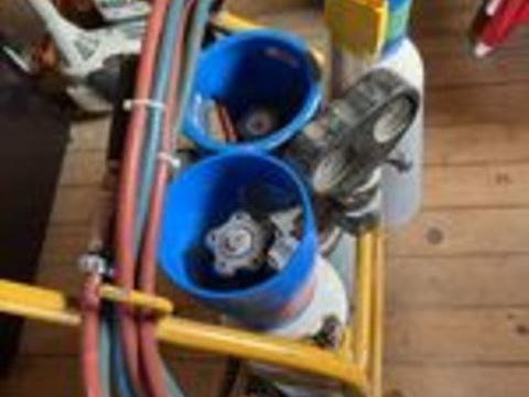   Chalumeau complet oxygène acétylène sur chariot 
Bon état 
