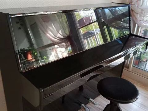 A vendre piano droit, laqu� noir, UPFELD 0 Bordeaux (33)