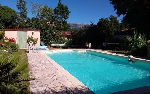   Maison de plein pied avec piscine ,studio et un  2 pieces Maison - 7 pi�ce(s) - 155 m�