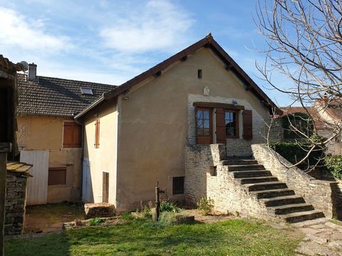   Belle situation avec vue dans village typique de la Bourgogne sud. Maison - 3 pi�ce(s) - 124 m�