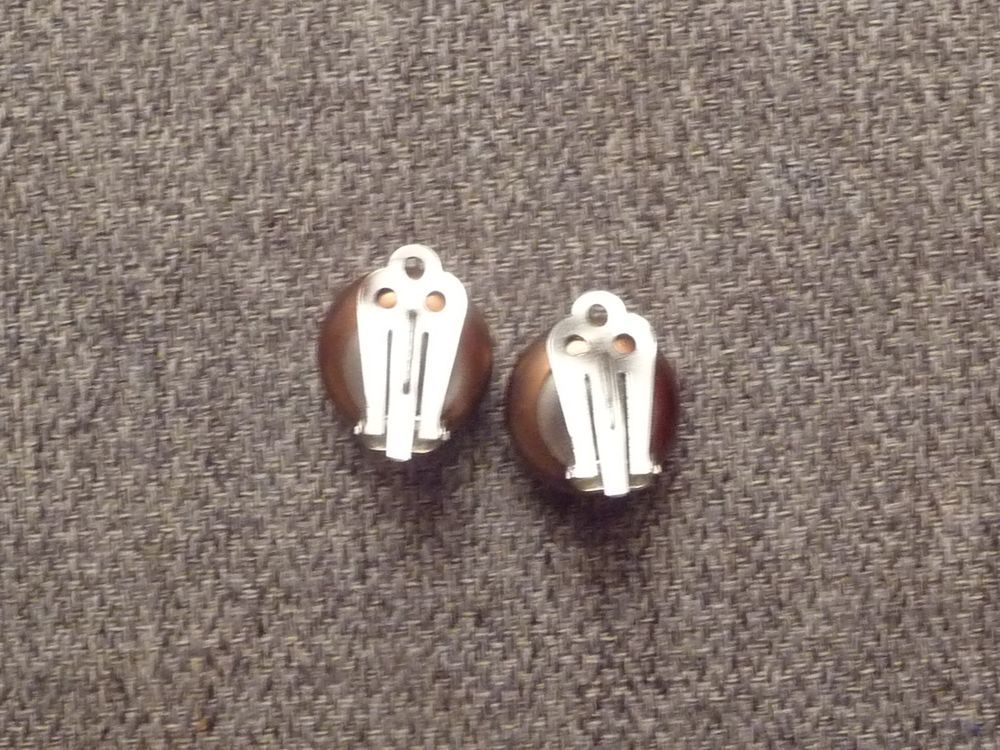 Boucles D'oreilles &agrave; Clipper Demi Boule Marron et Argent&eacute; Bijoux et montres