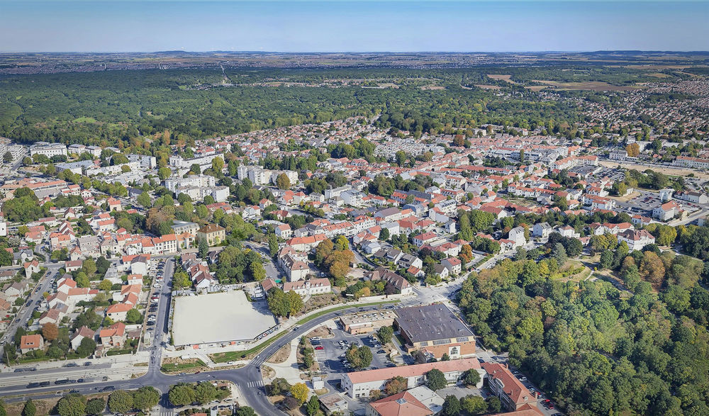   Montfermeil (93370)
