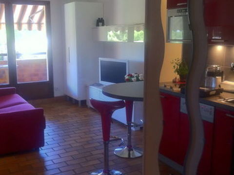   R�s.s�cur. pisc, gardi, jardin, park, 2 pi�ces refait meubl� Appartement - 2 pi�ce(s) - 27 m�