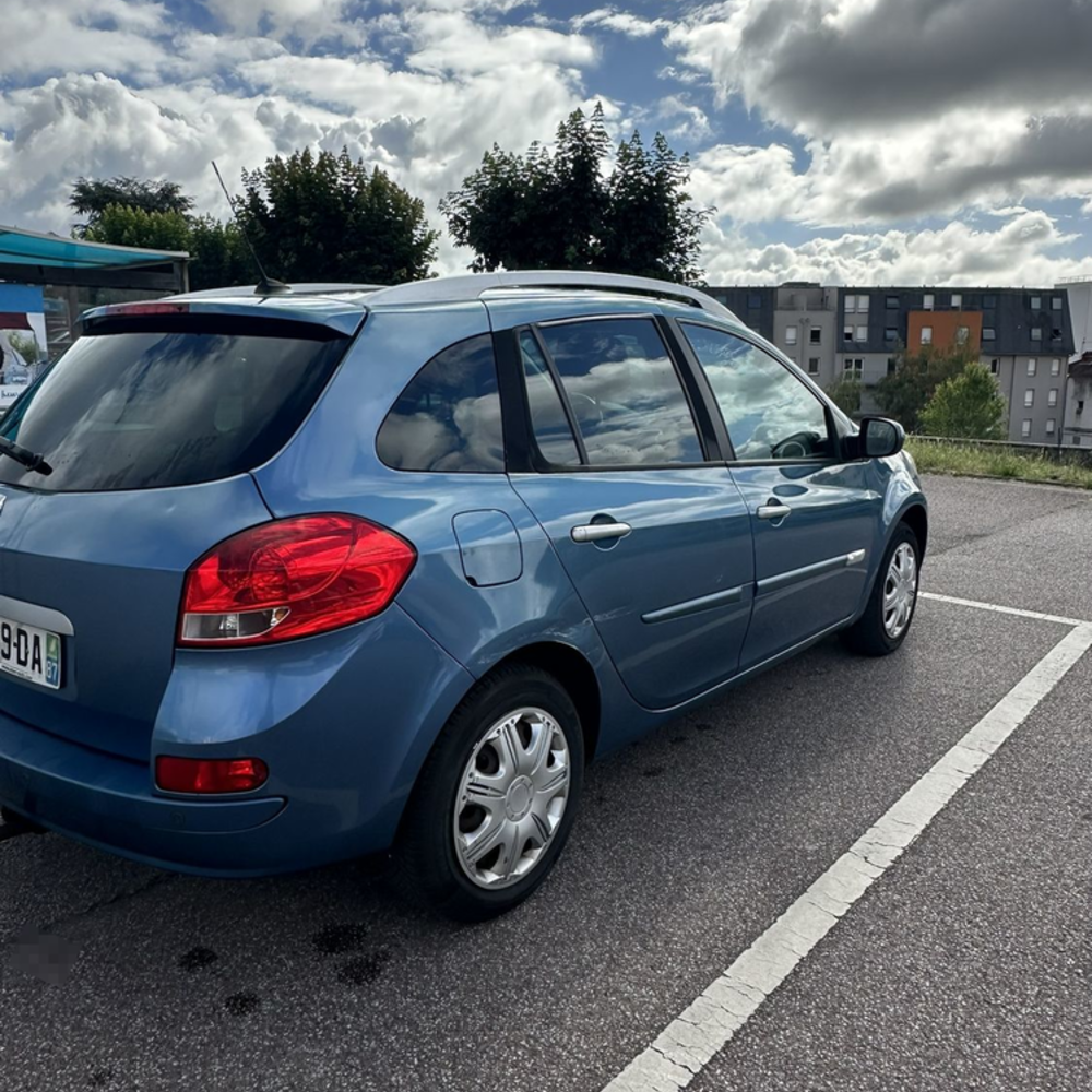 Clio III Estate Clio Estate III dCi 85 eco2 Business 2010 occasion 87700 Saint-Priest-sous-Aixe