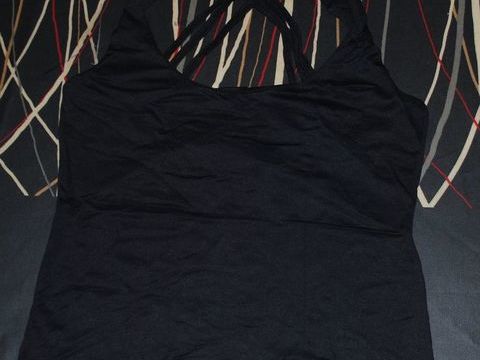 Top Noir avec 3 Brides Crois�es 6 Saint-Pierre-de-B�uf (42)