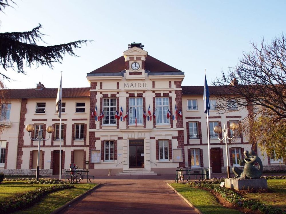   Mantes-la-Ville (78711)