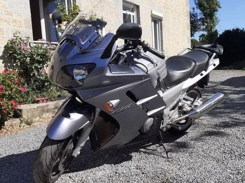 Moto YAMAHA 2004 occasion Br&eacute;cey 50370