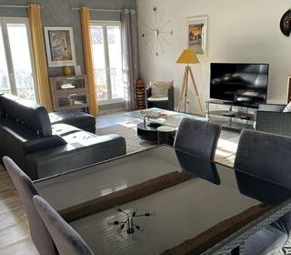  Immeuble � vendre 240 m�