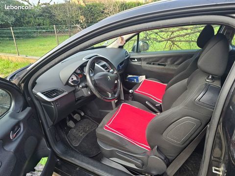 Peugeot 207 1.6 HDi 90ch BLUE LION Active 2009 occasion N&icirc;mes 30000