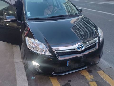 Toyota Auris Hybride 136h Executive Connect 2011 occasion Paris 75016