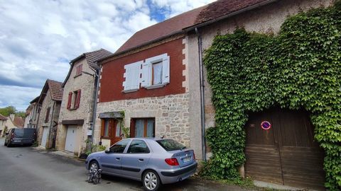   Maison de ville dans rue tranquille � Aynac Maison - 4 pi�ce(s) - 82 m�