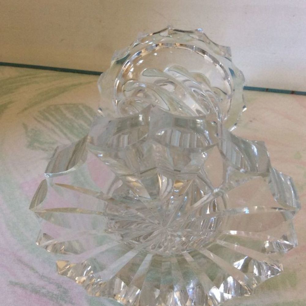 Bougeoir verre massif moul&eacute; press&eacute; fut torsad&eacute; H 10,5 cm Décoration