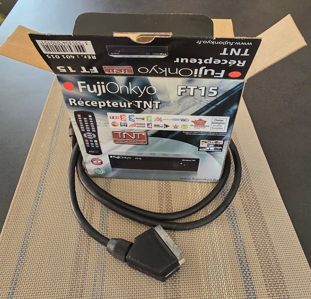 R&eacute;cepteur d&eacute;codeur TNT complet FUJIONKYO, FT-15 Neuf Photos/Video/TV