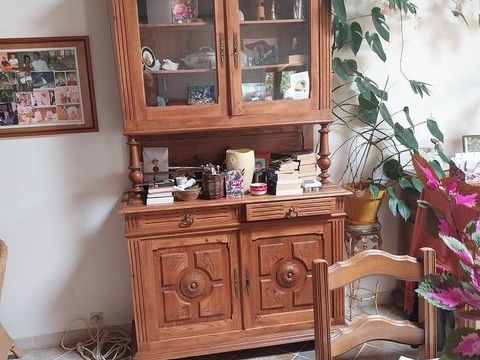 buffet 2 corps le haut vitré dessou une niche en bas 2 porte 120 Blanzay (86)
