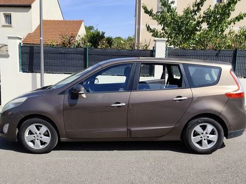 Renault Grand Sc&eacute;nic III dCi 130 Dynamique 7 pl 2010 occasion Bouafle 78410