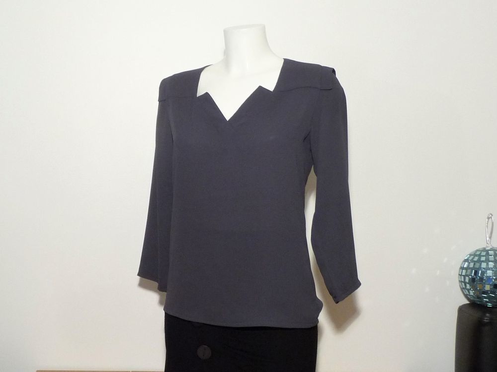 Top/ Tee Shirt Bleu Marine &agrave; Encolure en V- Aridza Bross Vêtements
