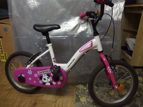 V�lo enfant :  roues diam�tre 16 pouces. 60 Compertrix (51)