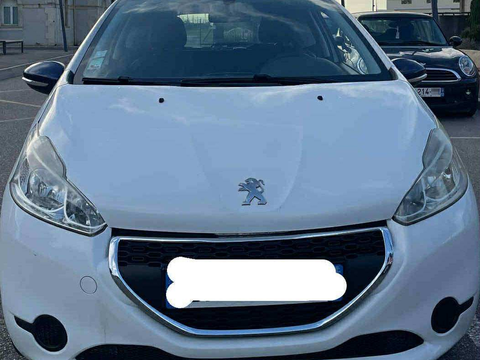 Peugeot 208 1.0 PureTech 68ch BVM5 Like 2014 occasion Arles 13200