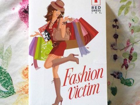 FASHION VICTIM de Lynn MESSINA Ed. Red Dress Ink Harlequin 2 Bubry (56)