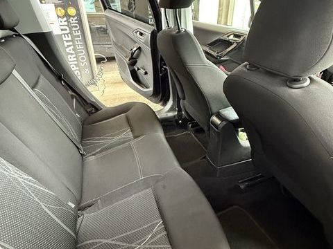 Peugeot 208 1.2 e-VTi 82ch BMP5 Active 2014 occasion Vaugrigneuse 91640