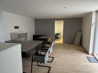  Parking / Garage � louer 280 m�